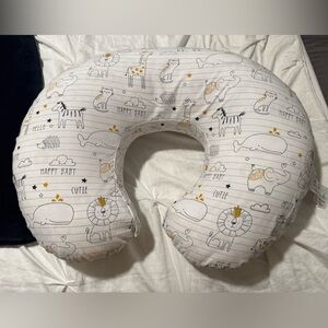 🤱🏼Boppy nursing pillow with extra case